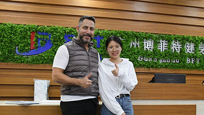 美国客户采购叼嘿软件下载健身房器材